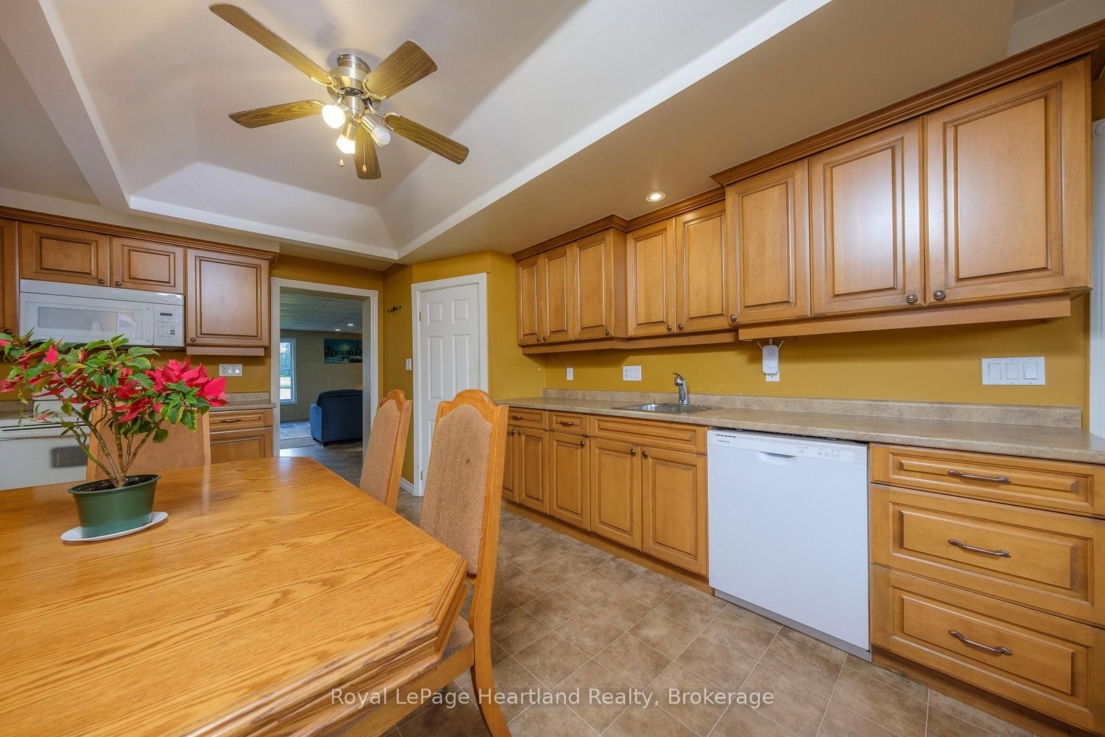 78 Bruce Rd 86 • Huron-Kinloss, ON photo 8