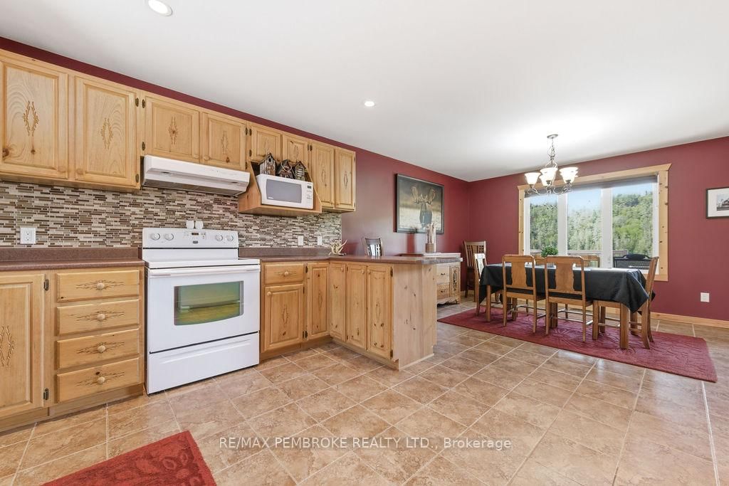 208 Red Fox Trail • Stonecliffe, ON photo 13