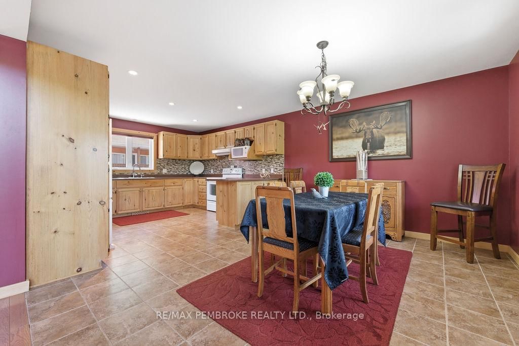 208 Red Fox Trail • Stonecliffe, ON photo 15