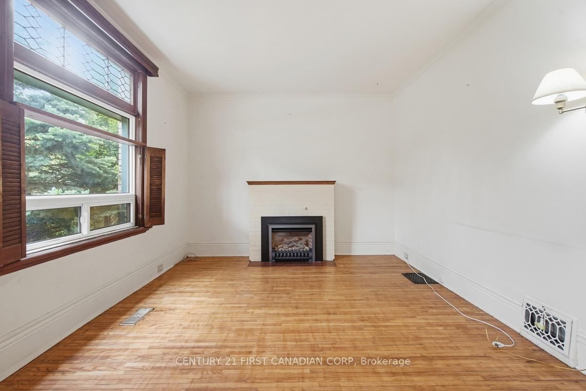 834 Colborne Street • London East, ON photo 11