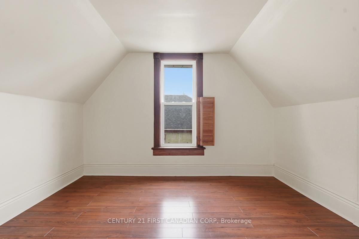 834 Colborne Street • London East, ON photo 21