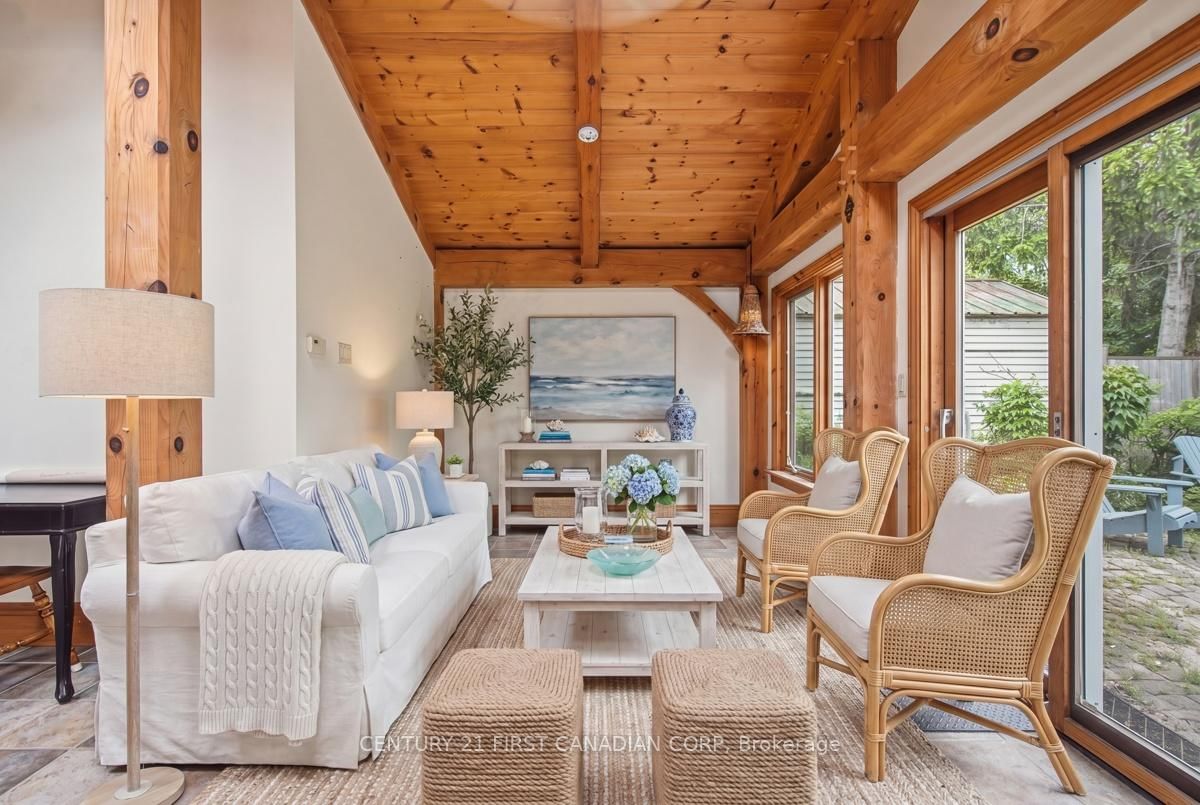834 Colborne Street • London East, ON photo 3