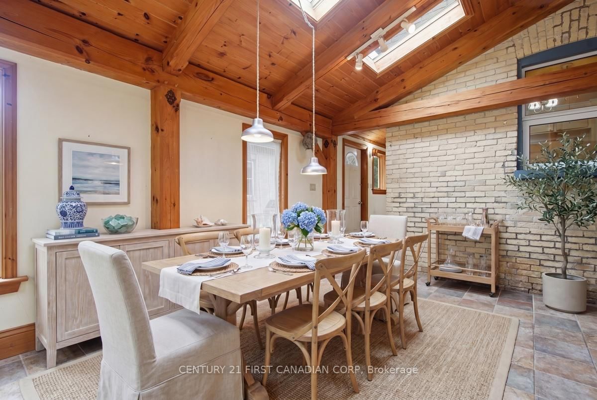 834 Colborne Street • London East, ON photo 4