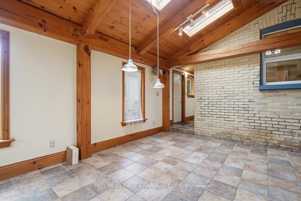 834 Colborne Street • London East, ON photo 6