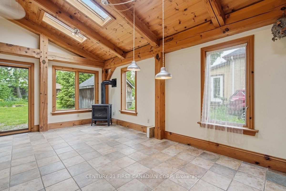 834 Colborne Street • London East, ON photo 8