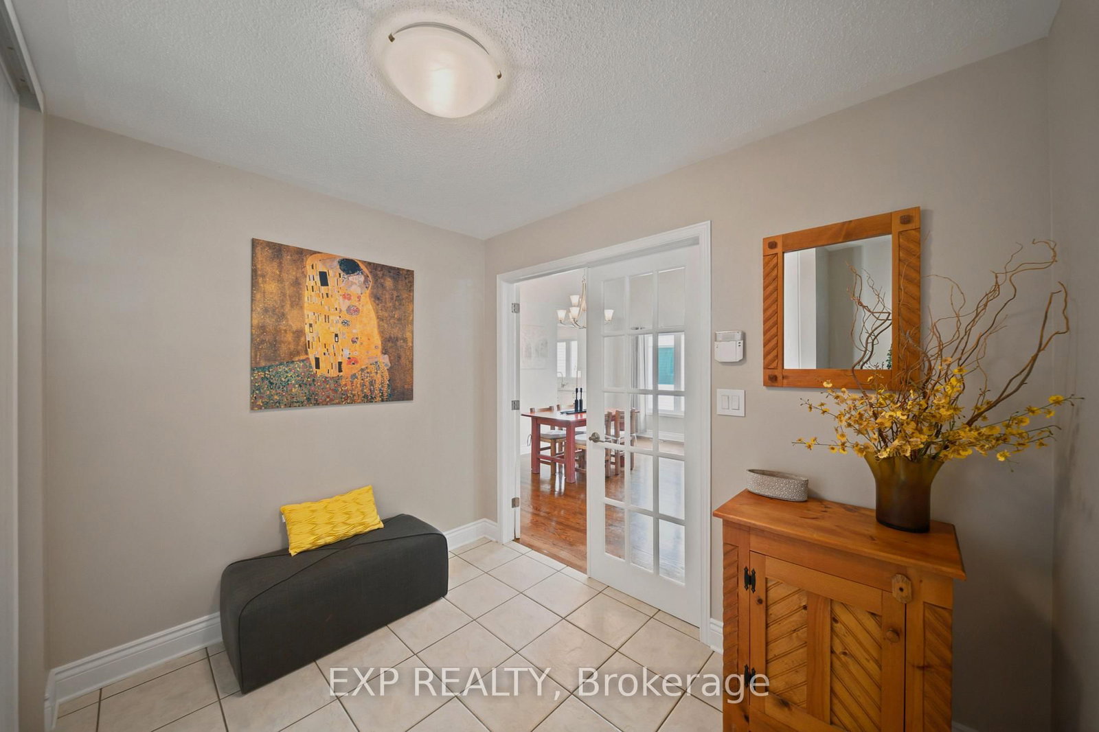 16 Bridlegate Place • Ottawa, ON photo 2