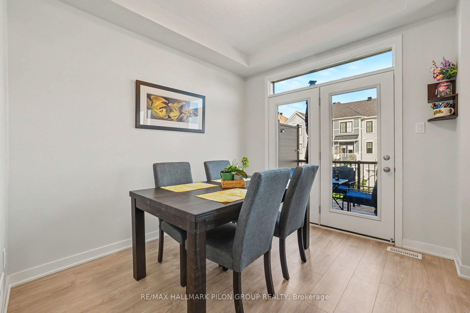 25 Stitch Mews • Richmond, ON photo 11