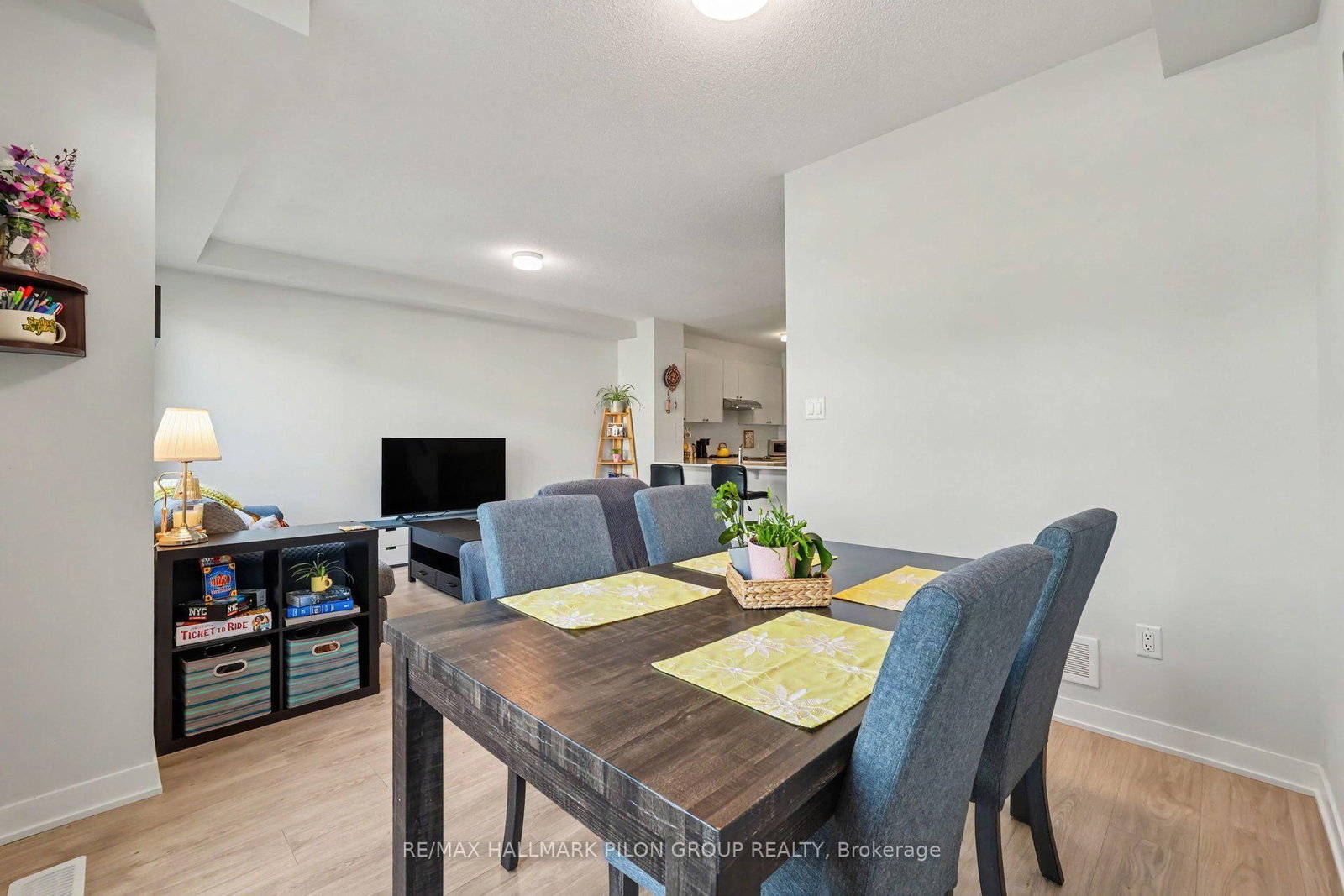 25 Stitch Mews • Richmond, ON photo 12