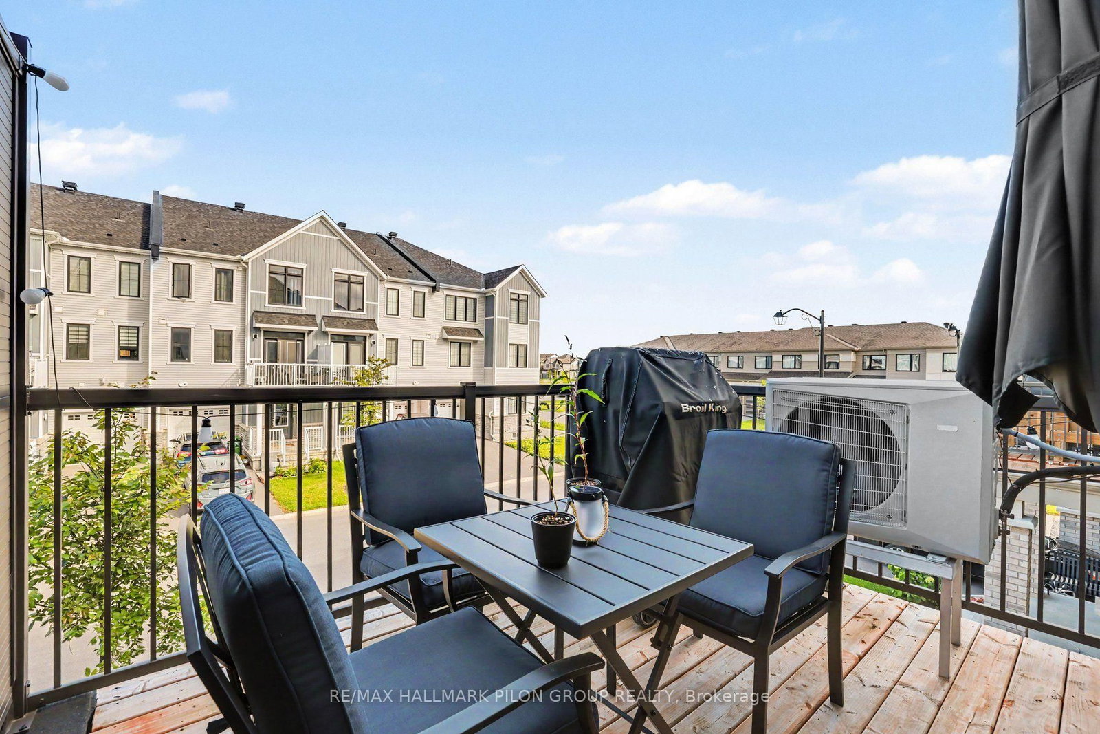 25 Stitch Mews • Richmond, ON photo 14