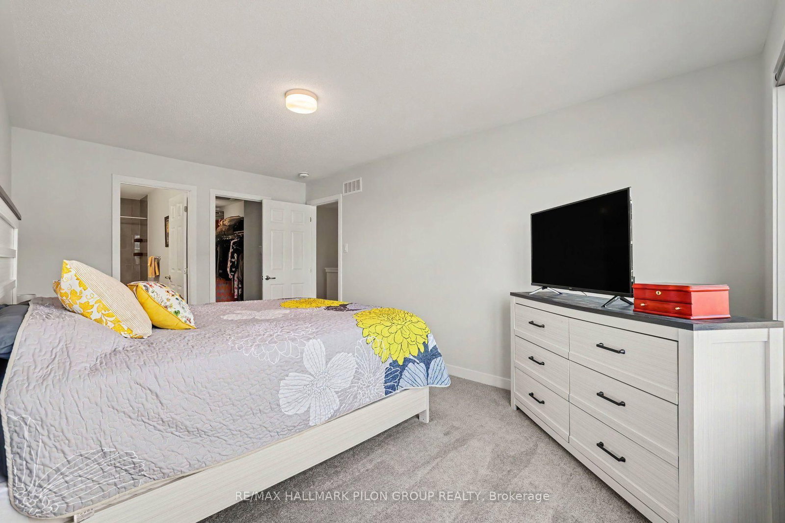 25 Stitch Mews • Richmond, ON photo 16