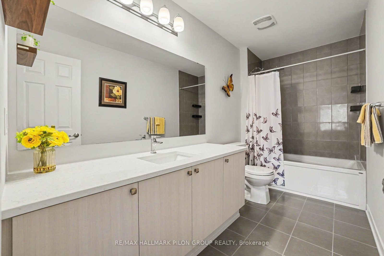 25 Stitch Mews • Richmond, ON photo 17