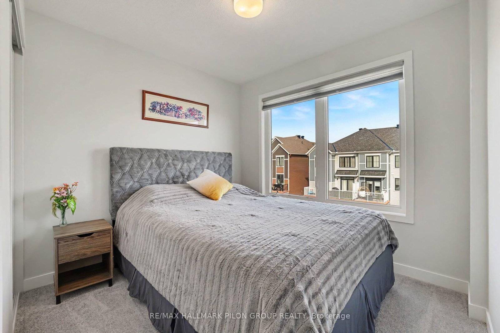 25 Stitch Mews • Richmond, ON photo 18