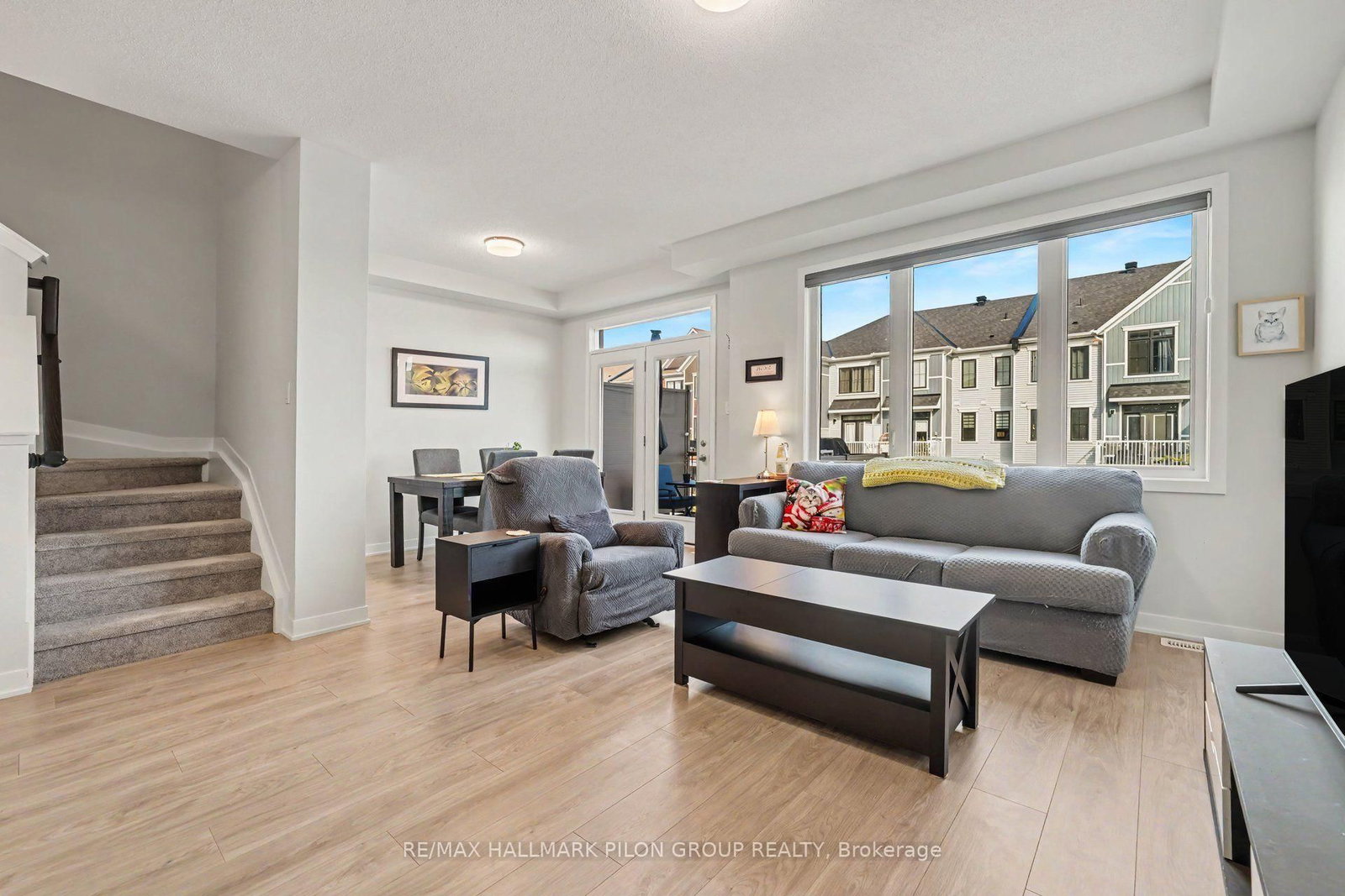 25 Stitch Mews • Richmond, ON photo 8