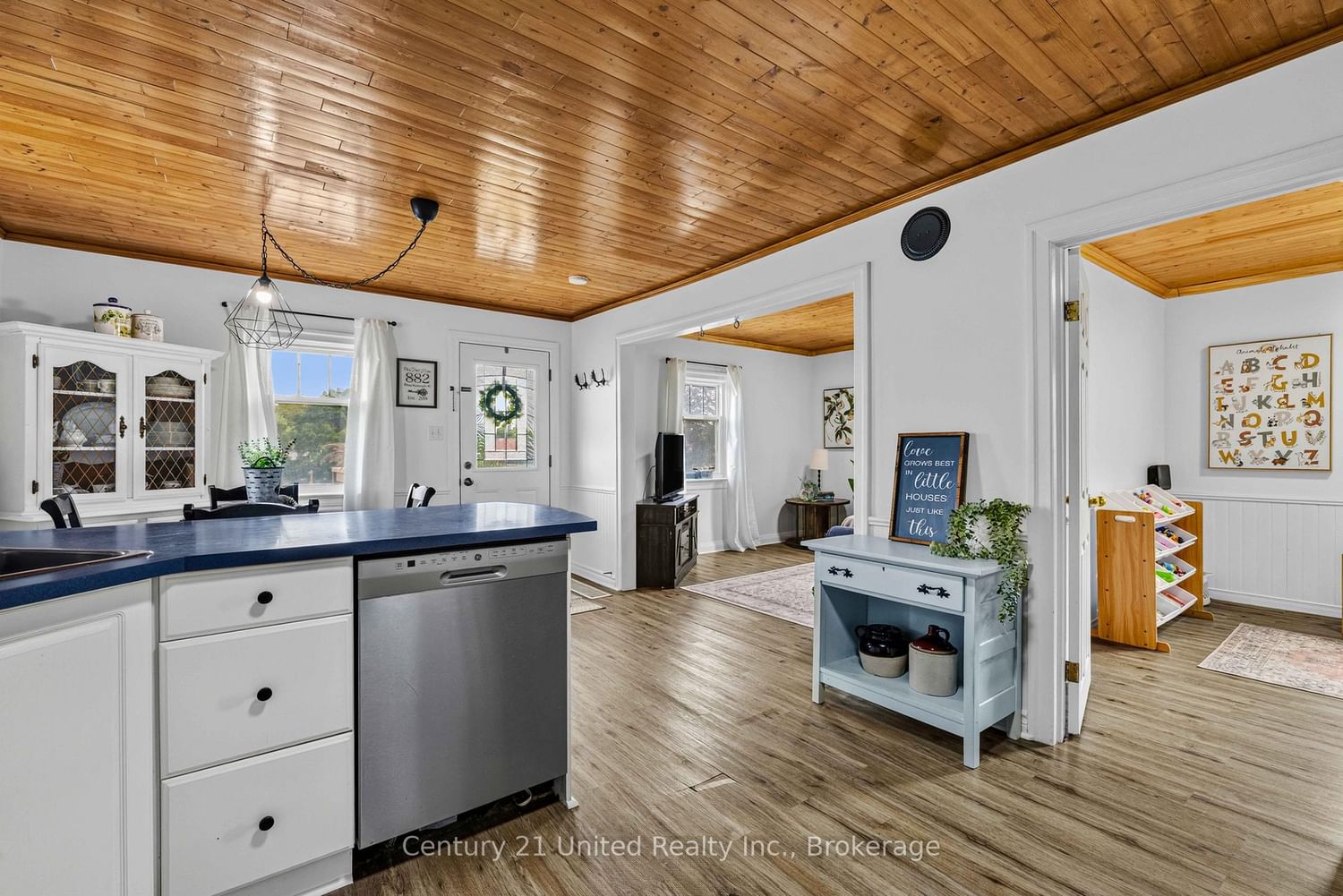 882 Peterborough Street • Douro-Dummer, ON photo 3