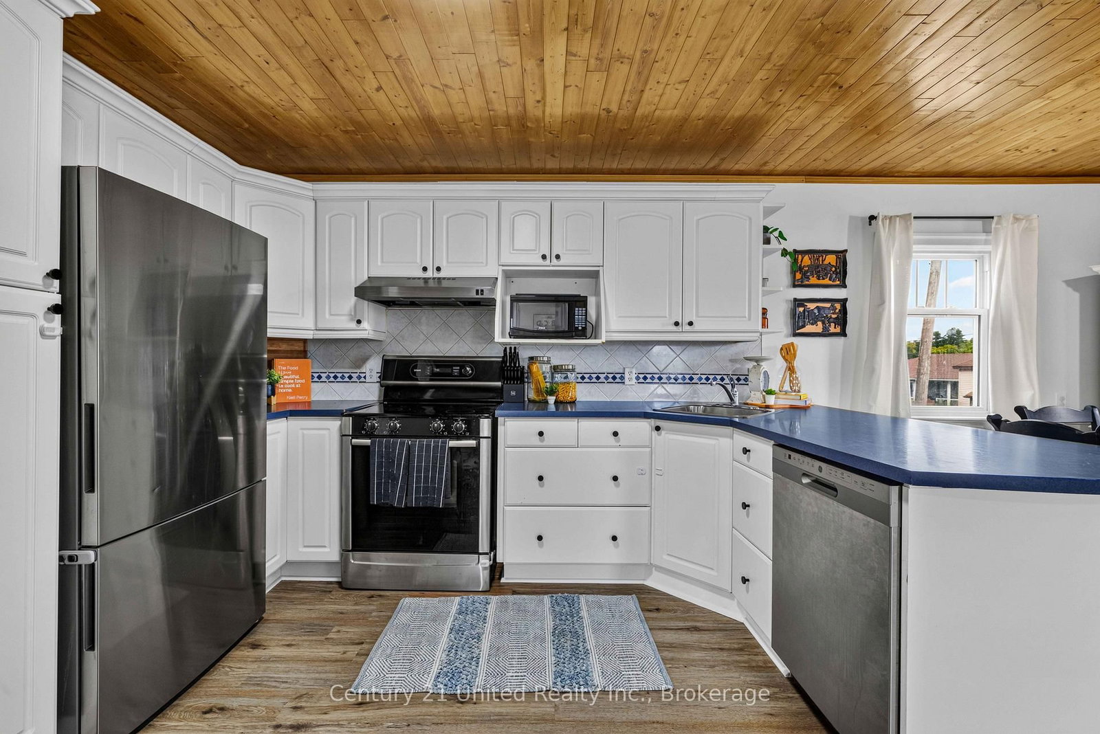 882 Peterborough Street • Douro-Dummer, ON photo 6