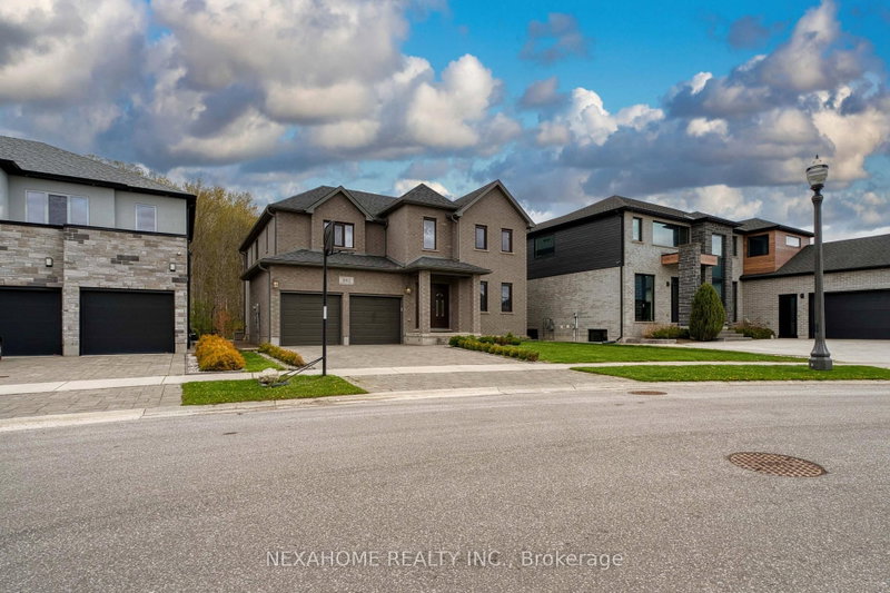 861 Zaifman Circle