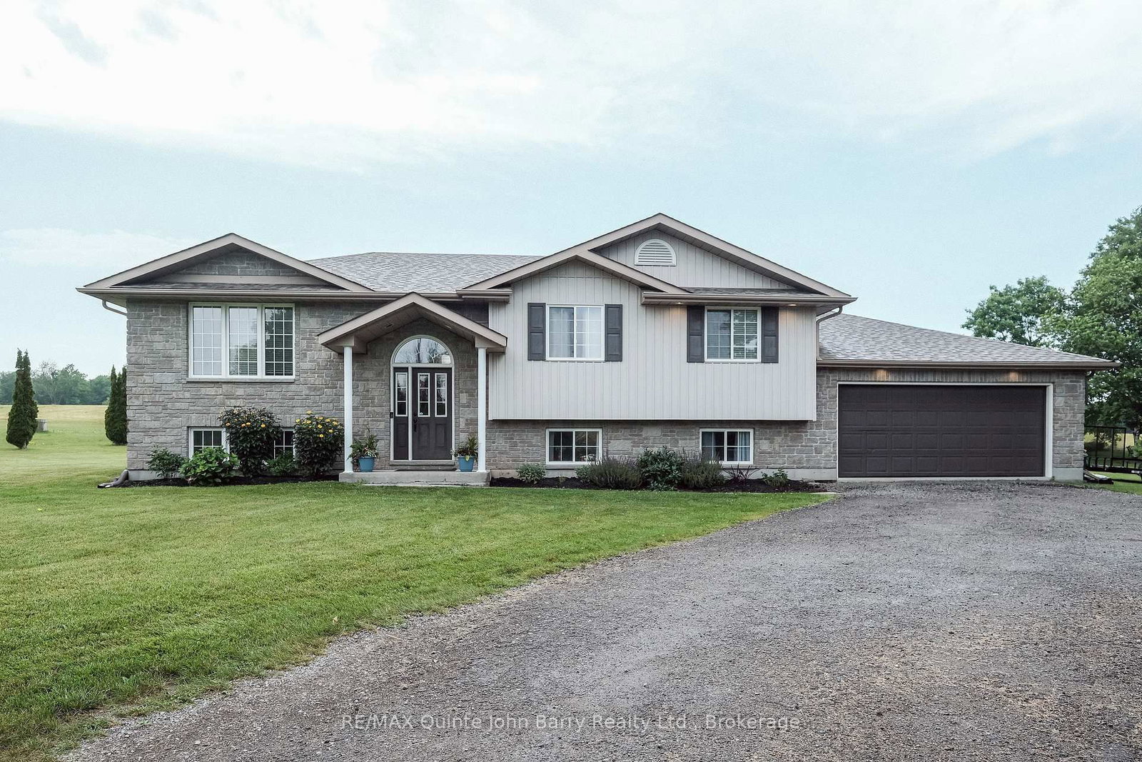 16566 Highway 2 • Trenton, ON photo 1