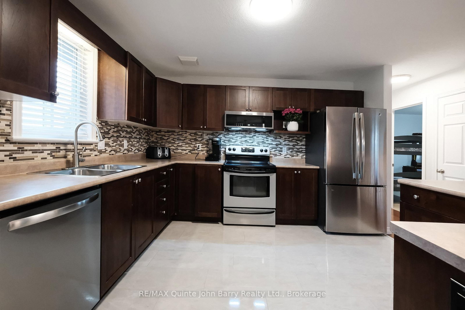 16566 Highway 2 • Trenton, ON photo 16
