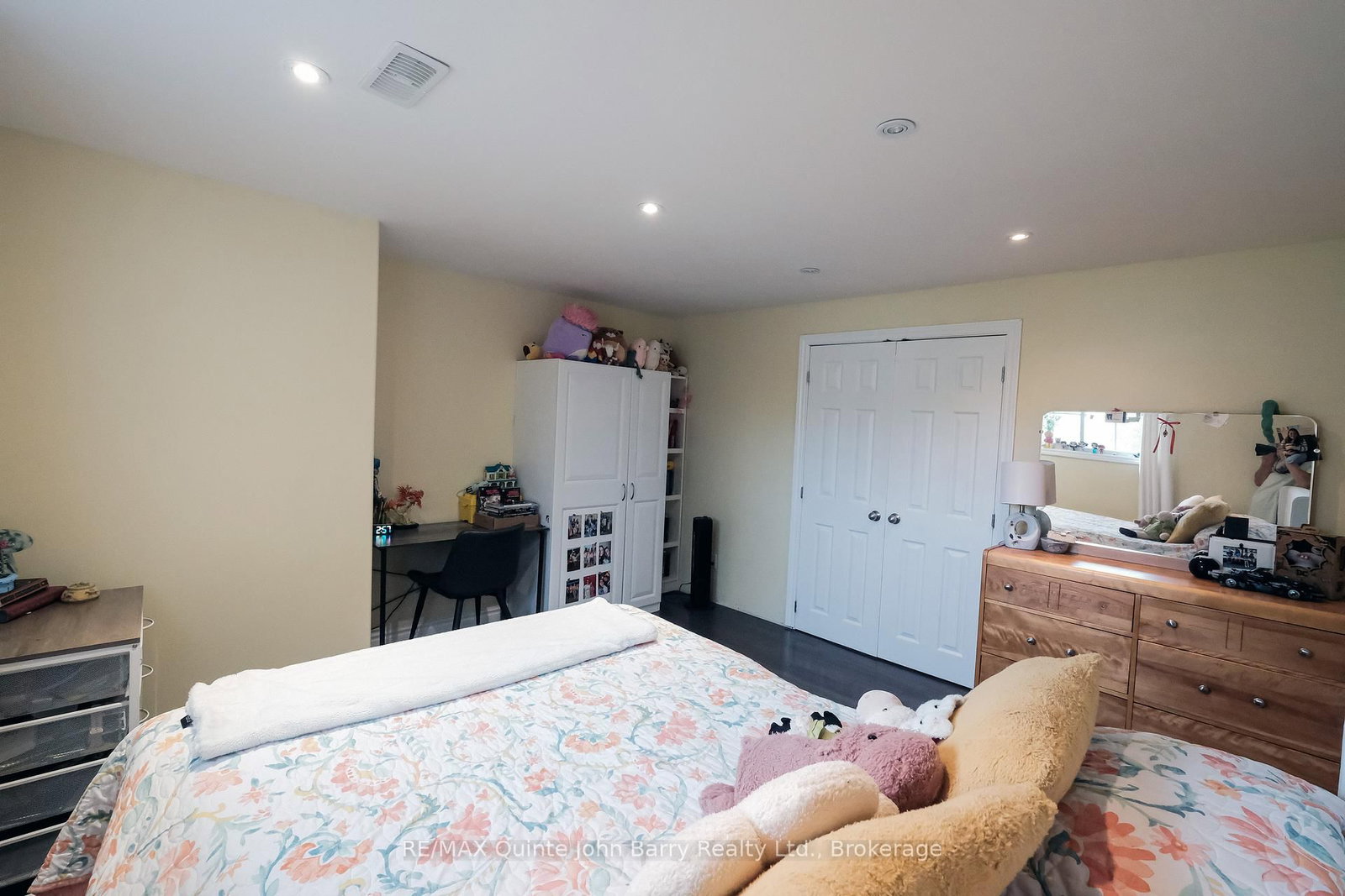 16566 Highway 2 • Trenton, ON photo 35