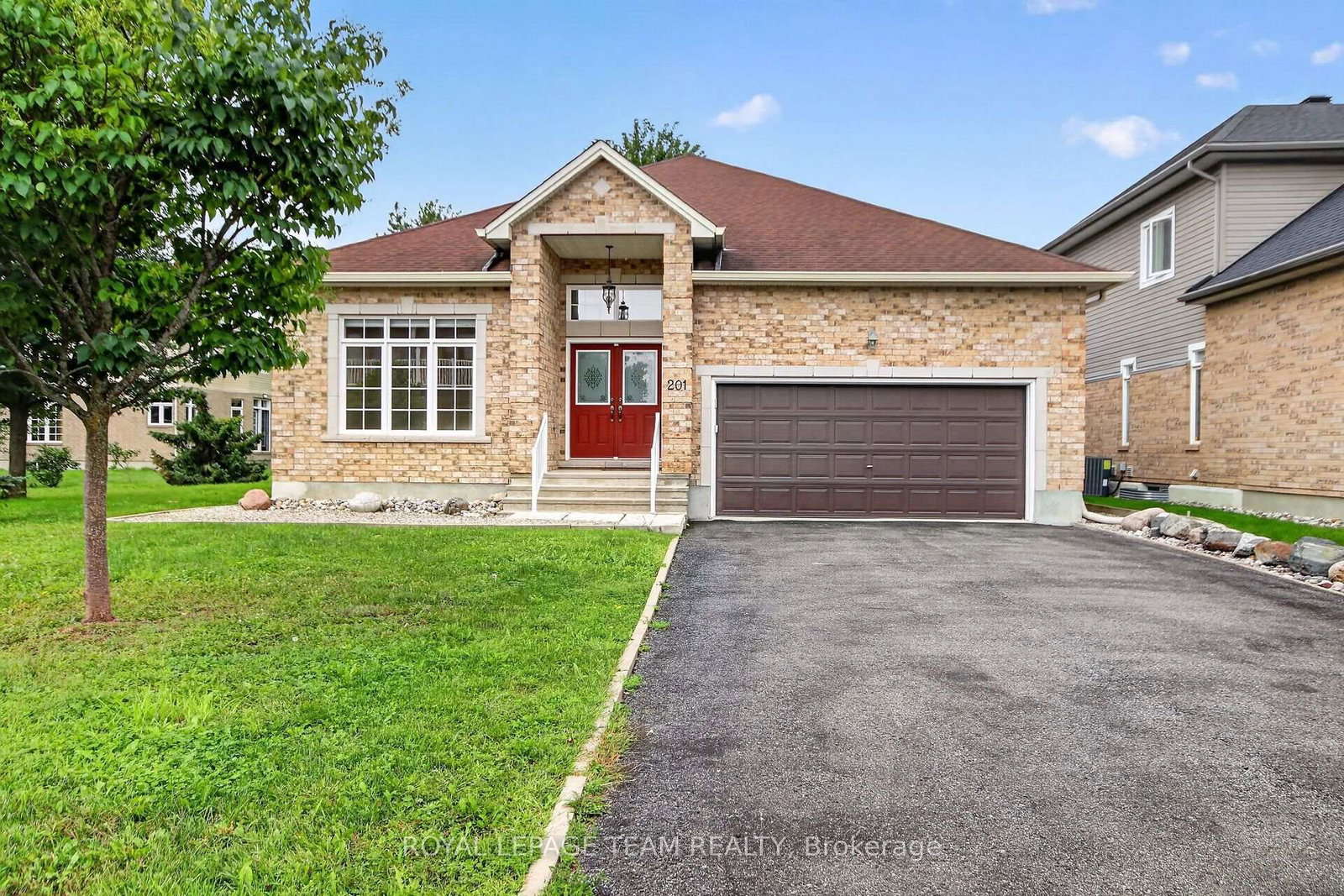 201 Trailgate Street • Ottawa, ON photo 1