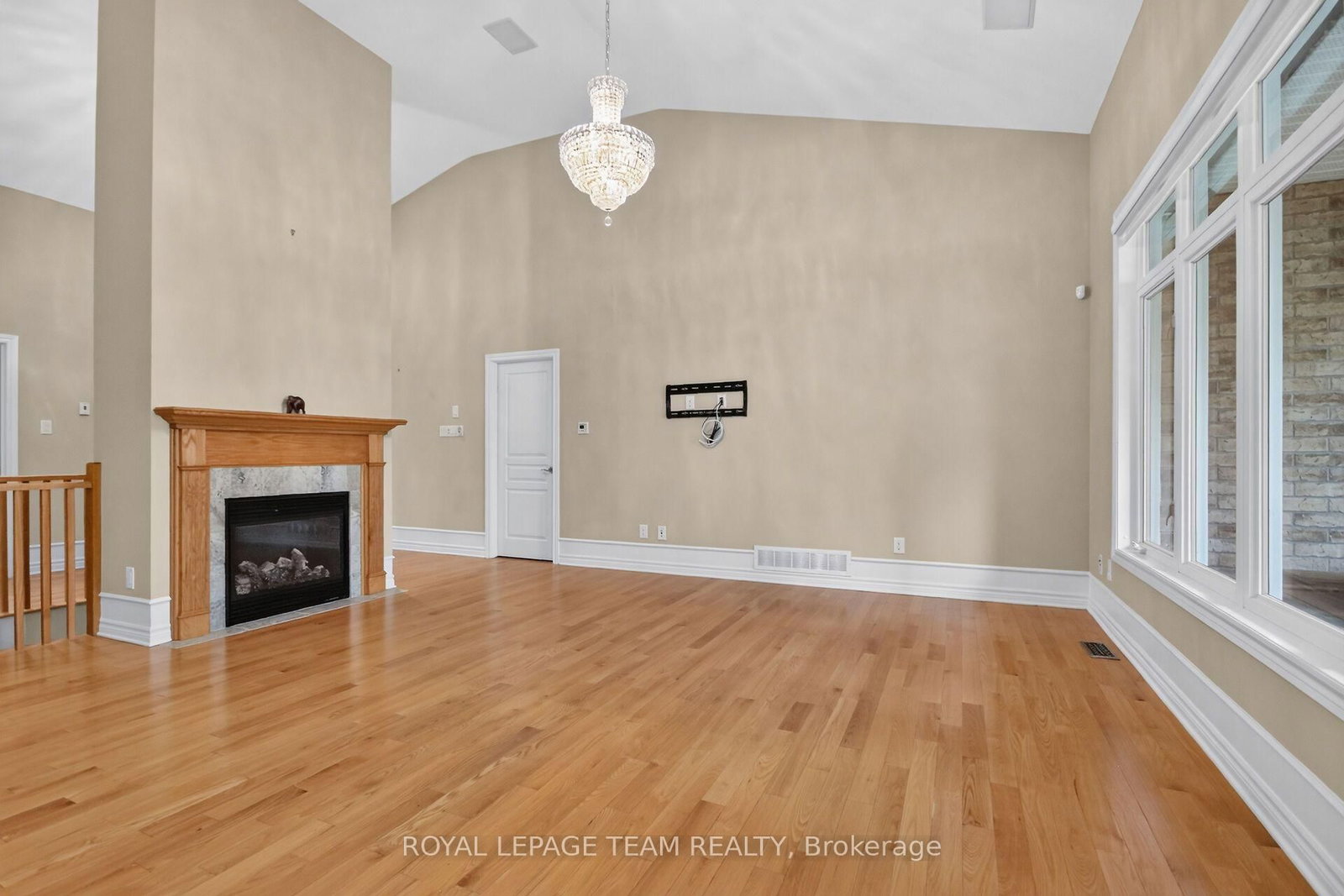 201 Trailgate Street • Ottawa, ON photo 10