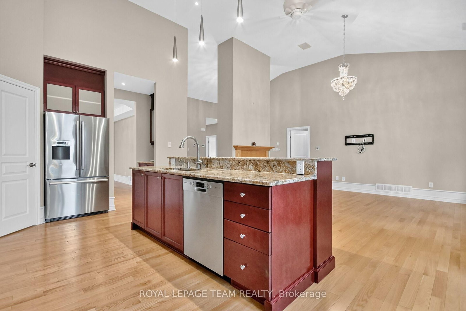 201 Trailgate Street • Ottawa, ON photo 14