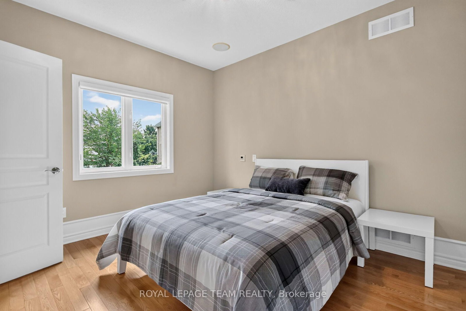 201 Trailgate Street • Ottawa, ON photo 25