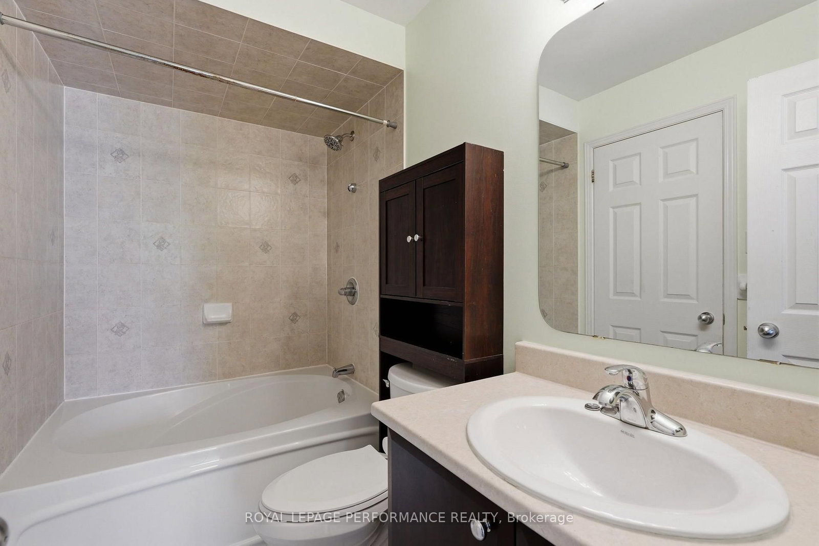568 Reardon Private • #8 • Ottawa, ON photo 23