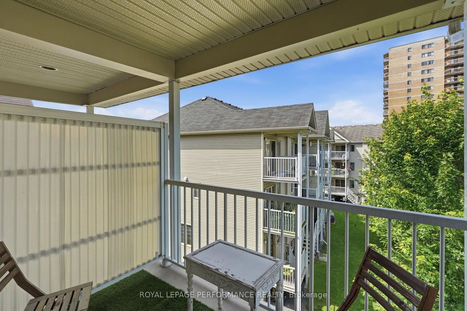 568 Reardon Private • #8 • Ottawa, ON photo 24