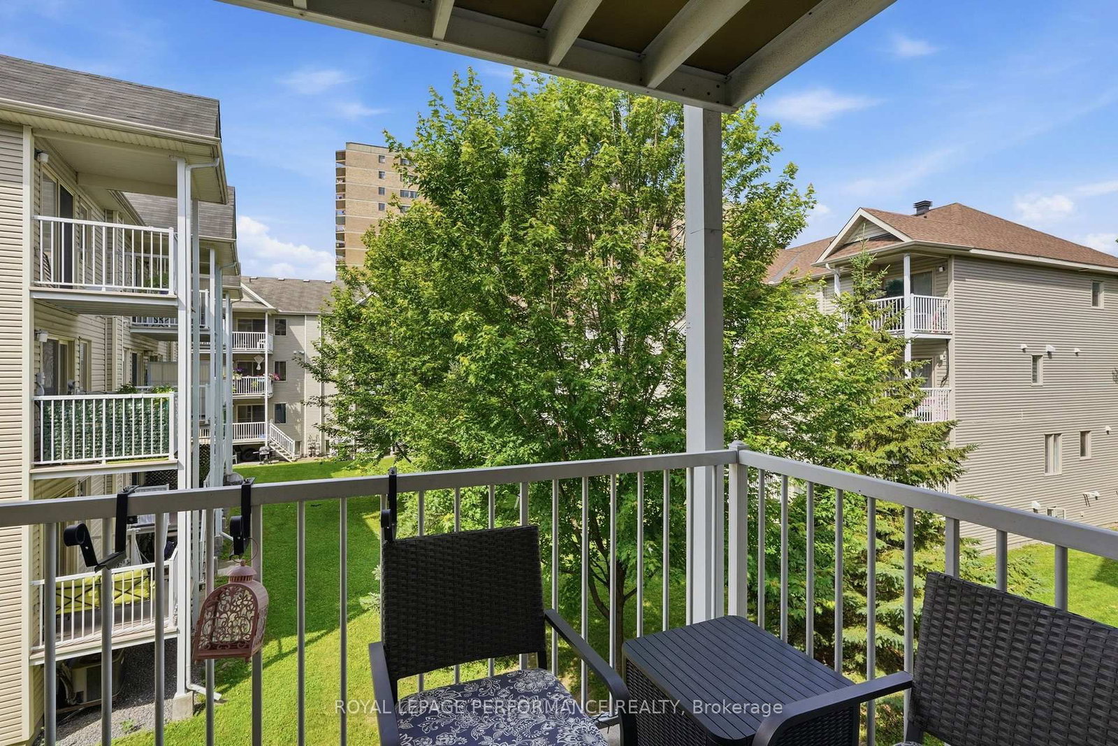 568 Reardon Private • #8 • Ottawa, ON photo 26