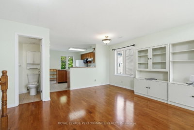 568 Reardon Private • #8 • Ottawa, ON photo 8