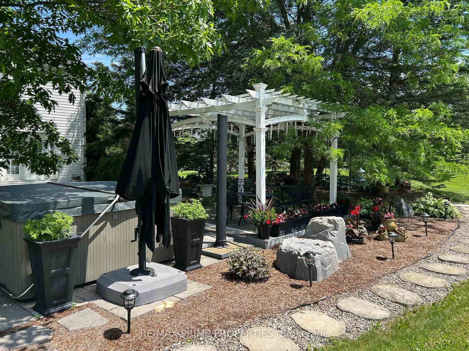 1530 Royal Orchard Drive • Ottawa, ON photo 34