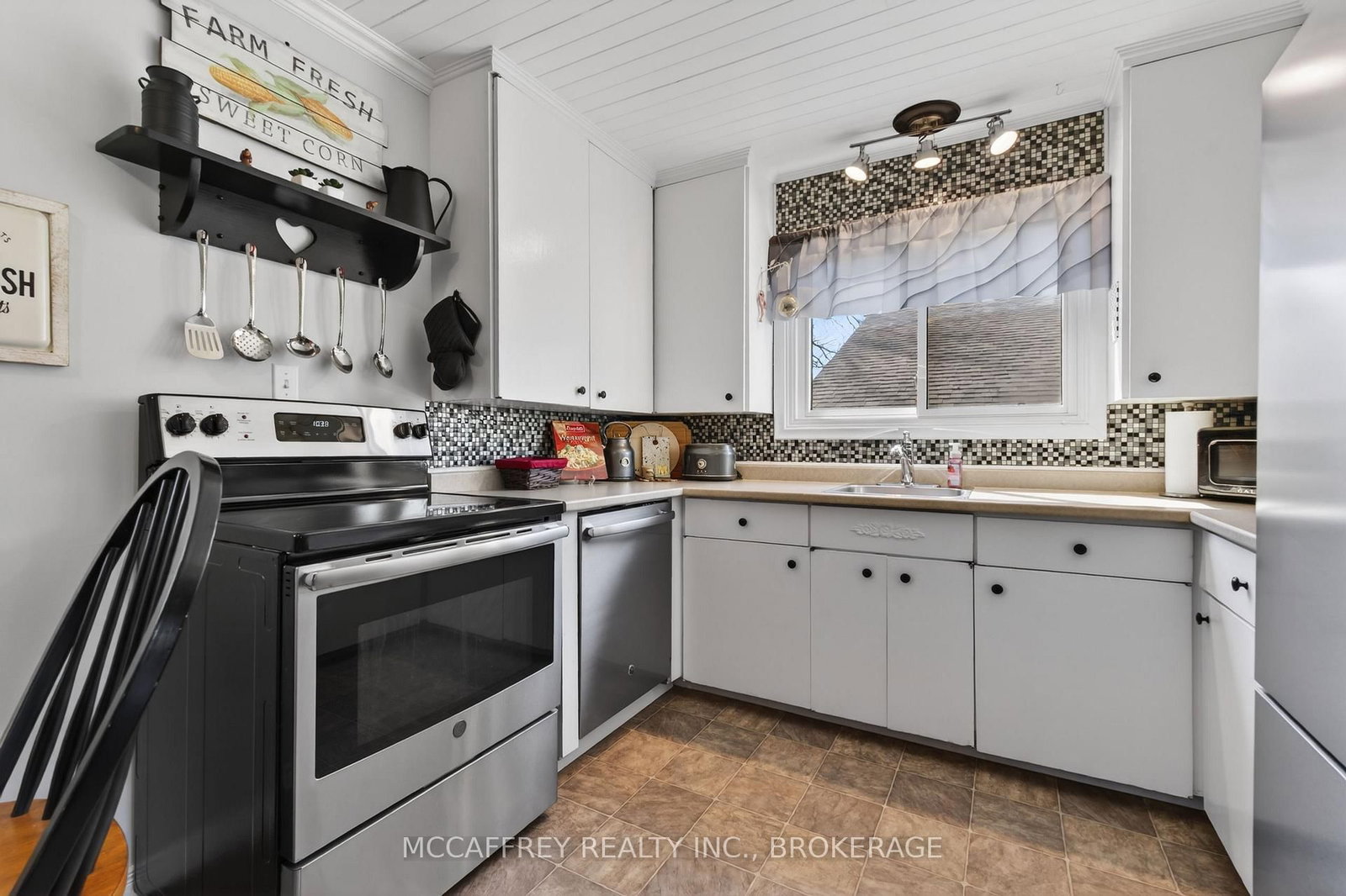 46 College Street • Tweed, ON photo 10