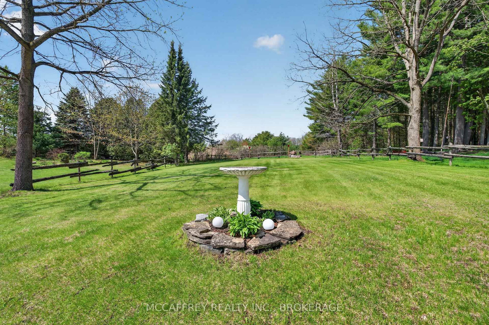46 College Street • Tweed, ON photo 32
