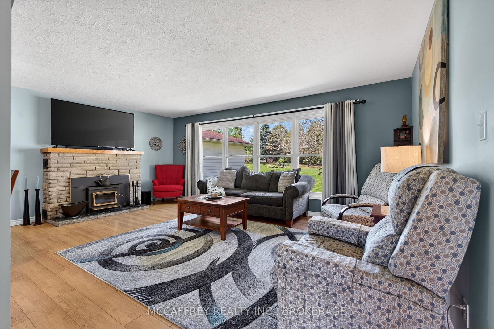 46 College Street • Tweed, ON photo 4