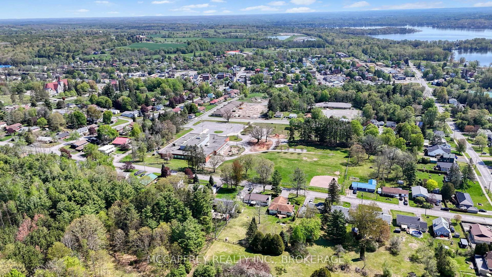 46 College Street • Tweed, ON photo 43