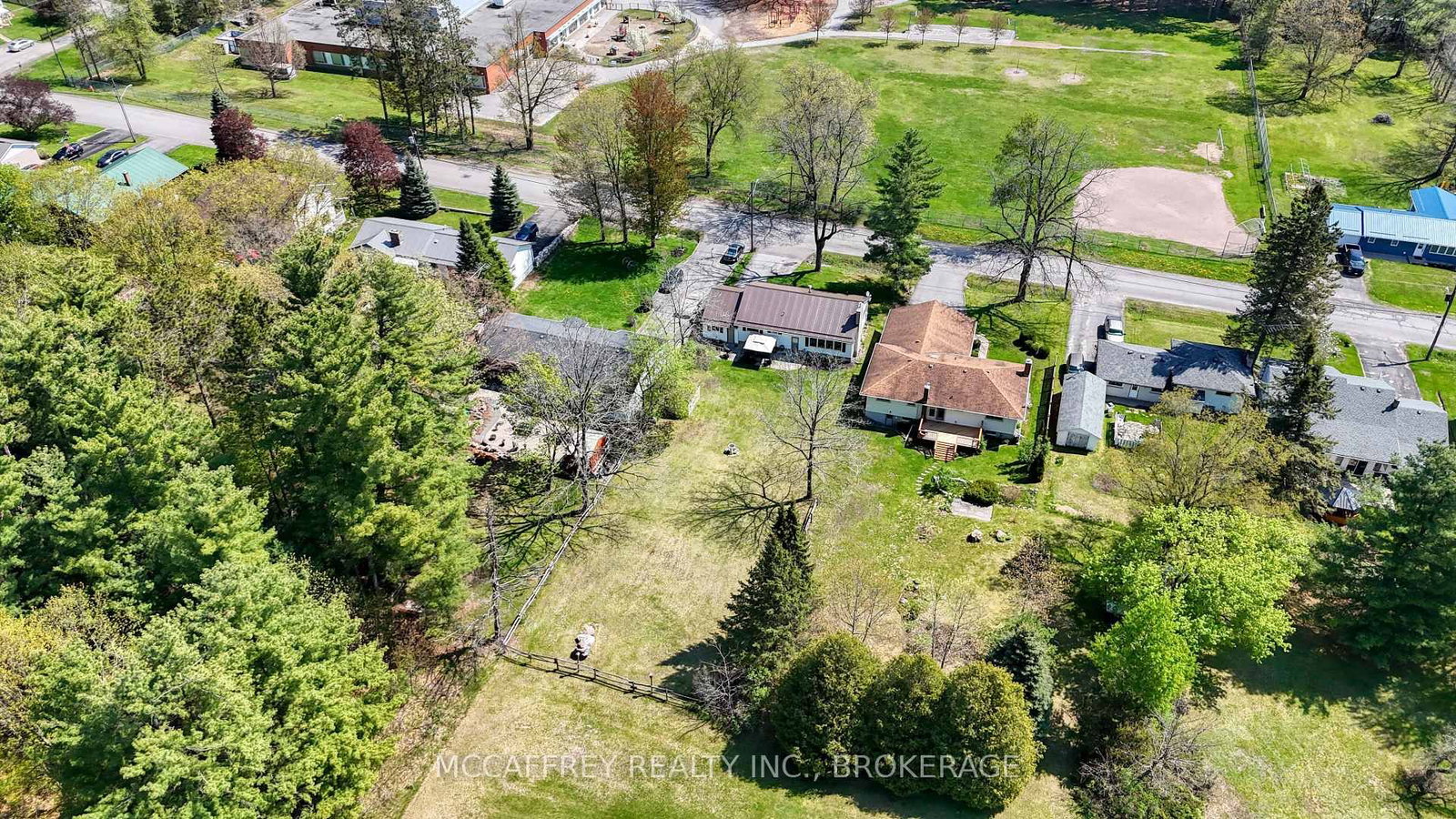 46 College Street • Tweed, ON photo 44