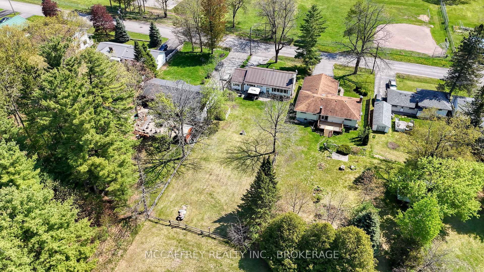46 College Street • Tweed, ON photo 45