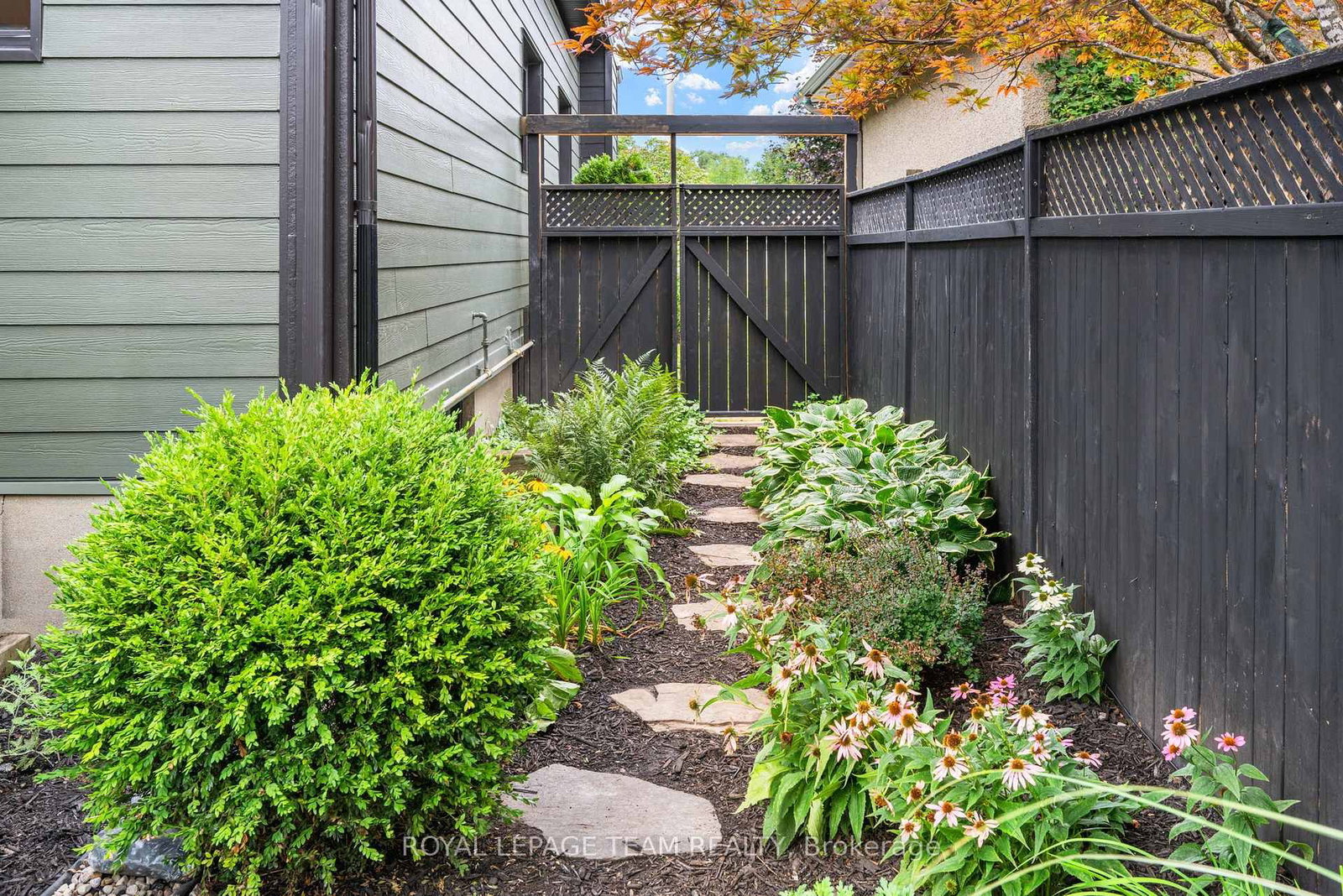 642 Tillbury Avenue W • Ottawa, ON photo 36