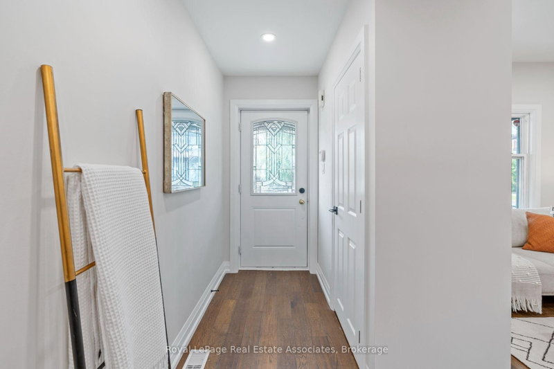 Upper - 23 Somerset Avenue