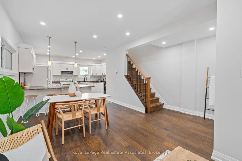 23 Somerset Ave photo 5