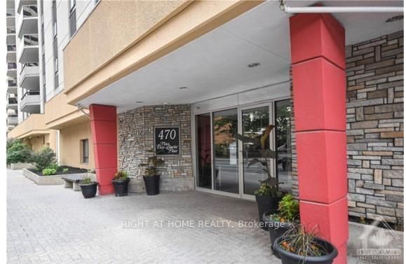 706 - 470 Laurier Avenue W