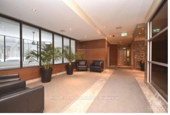 470 Laurier Avenue W • #706 • Ottawa, ON photo 4