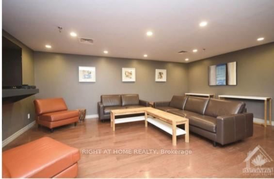 470 Laurier Avenue W • #706 • Ottawa, ON photo 6
