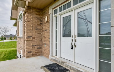 61 Songbird Crescent • Kawartha Lakes, ON photo 3