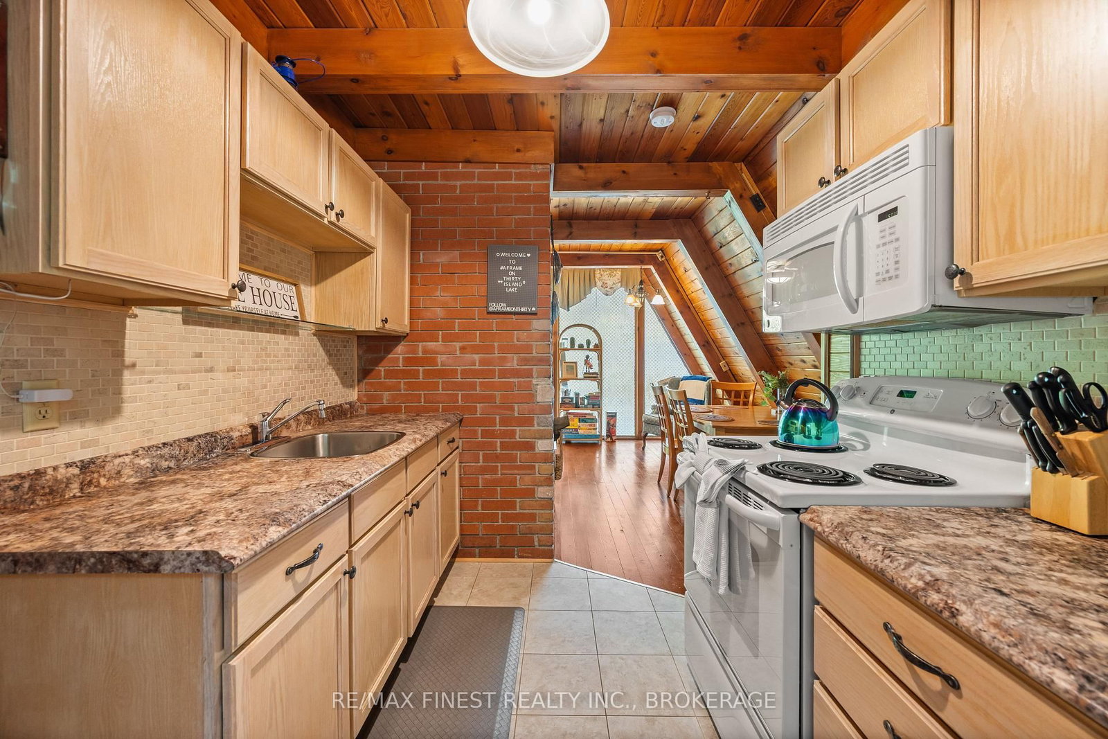 53 Hillside Lane • Verona, ON photo 12