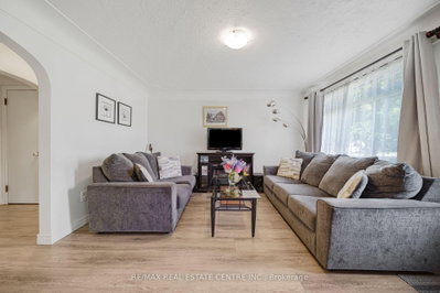 24 Park Street • Aylmer, ON photo 2