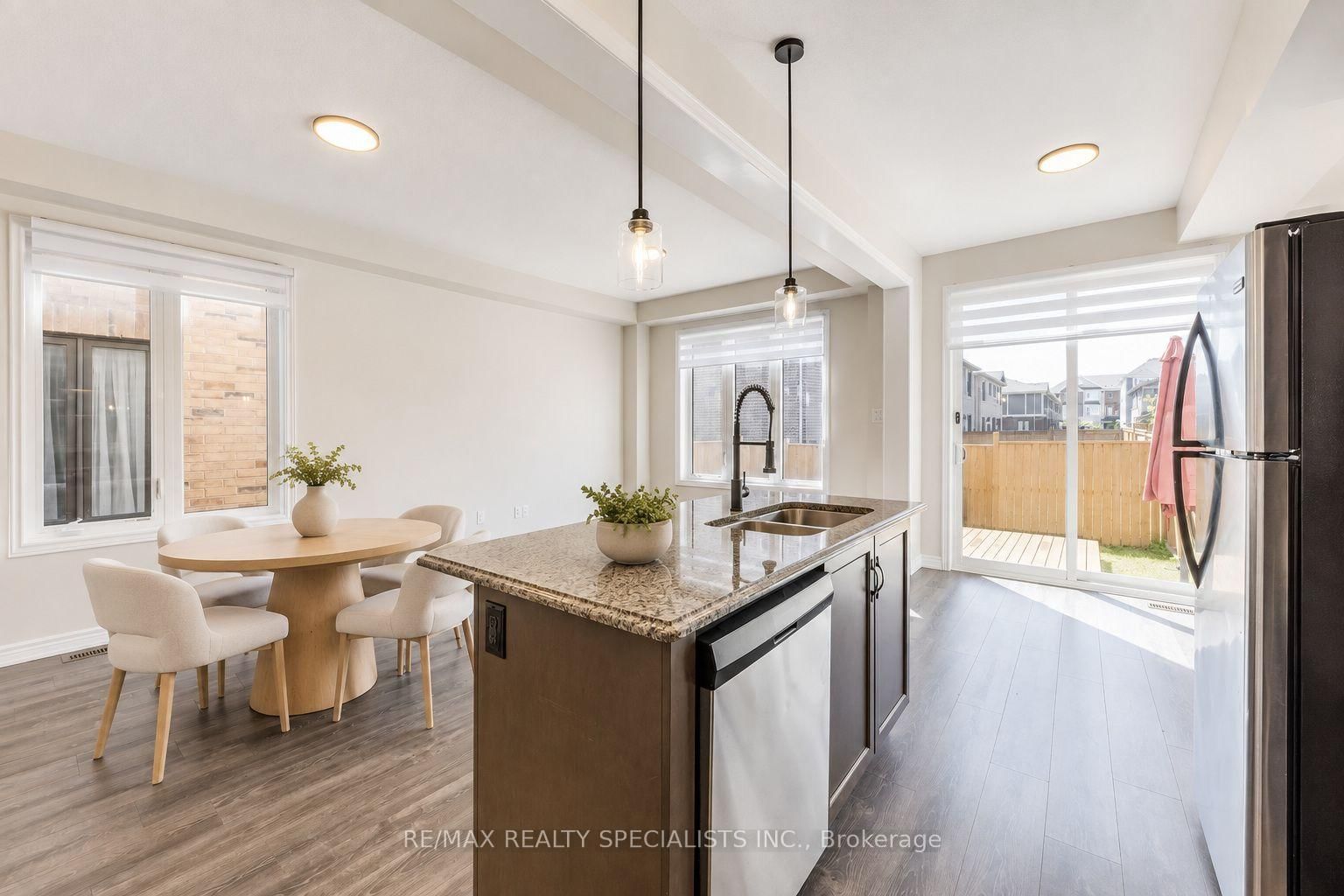 35 Pelican Lane • Hamilton, ON photo 19