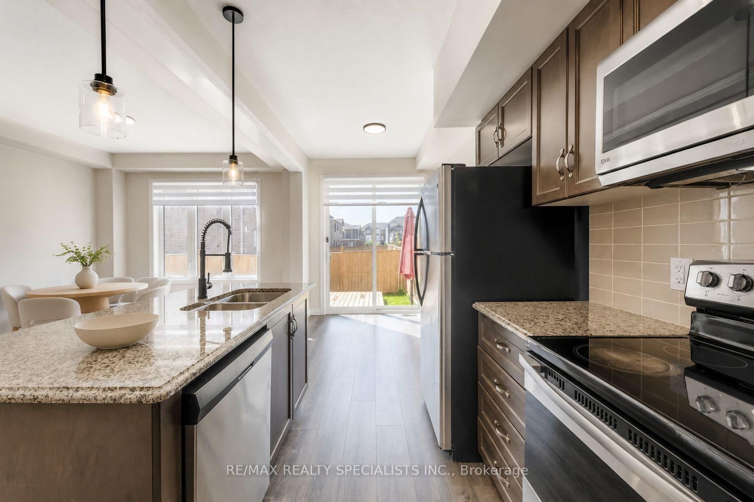 35 Pelican Lane • Hamilton, ON photo 20