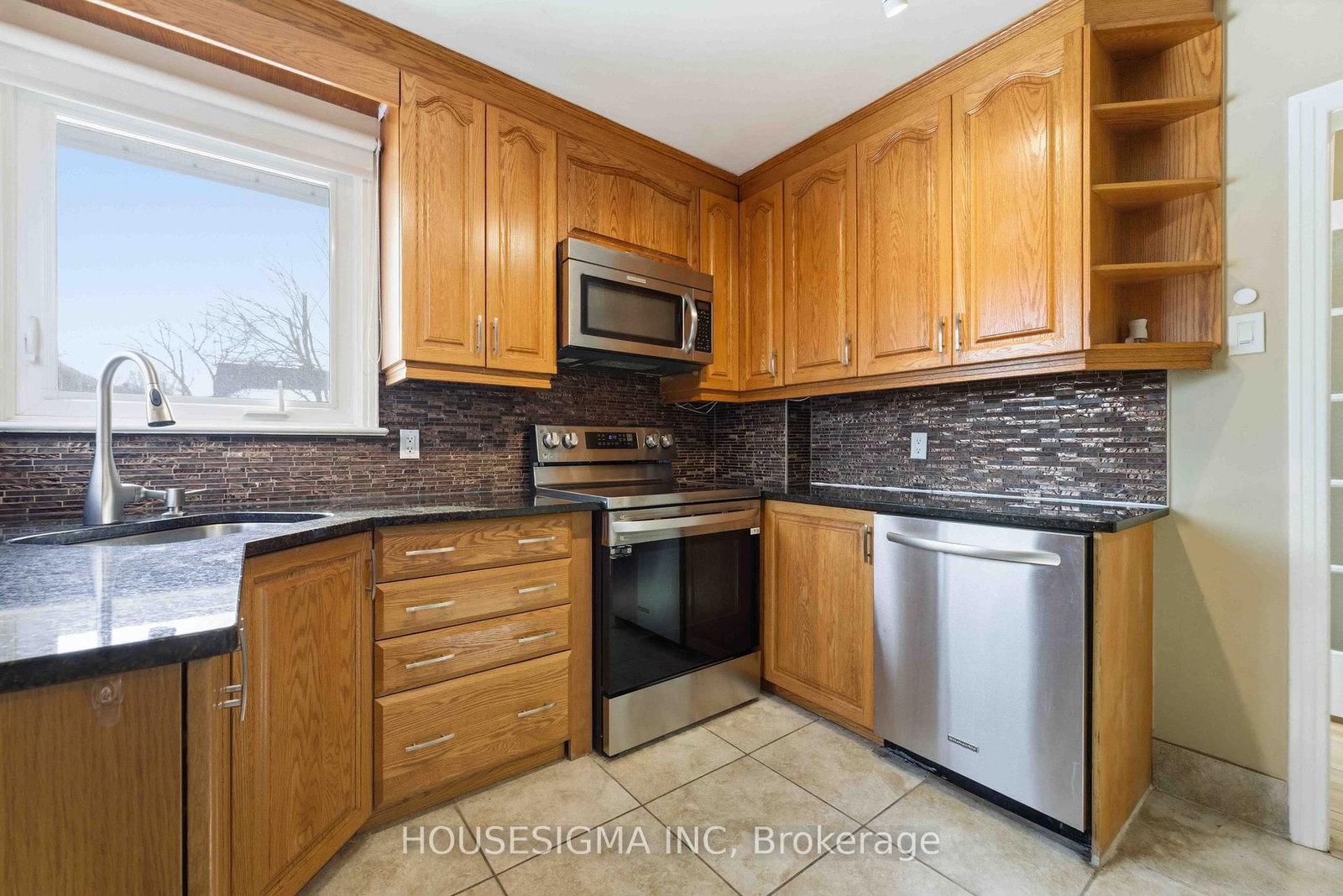 1047 Richard Avenue • Ottawa, ON photo 16